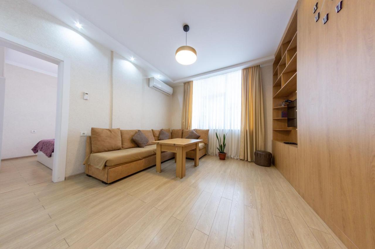 5 Apartment In One Boulding - Near Stadium Batumi Exterior photo